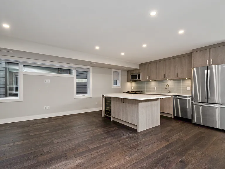 136 Willow St #BASEMENT — Photo 4