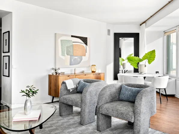 150 West 56th Street 5603 image 3 of 11