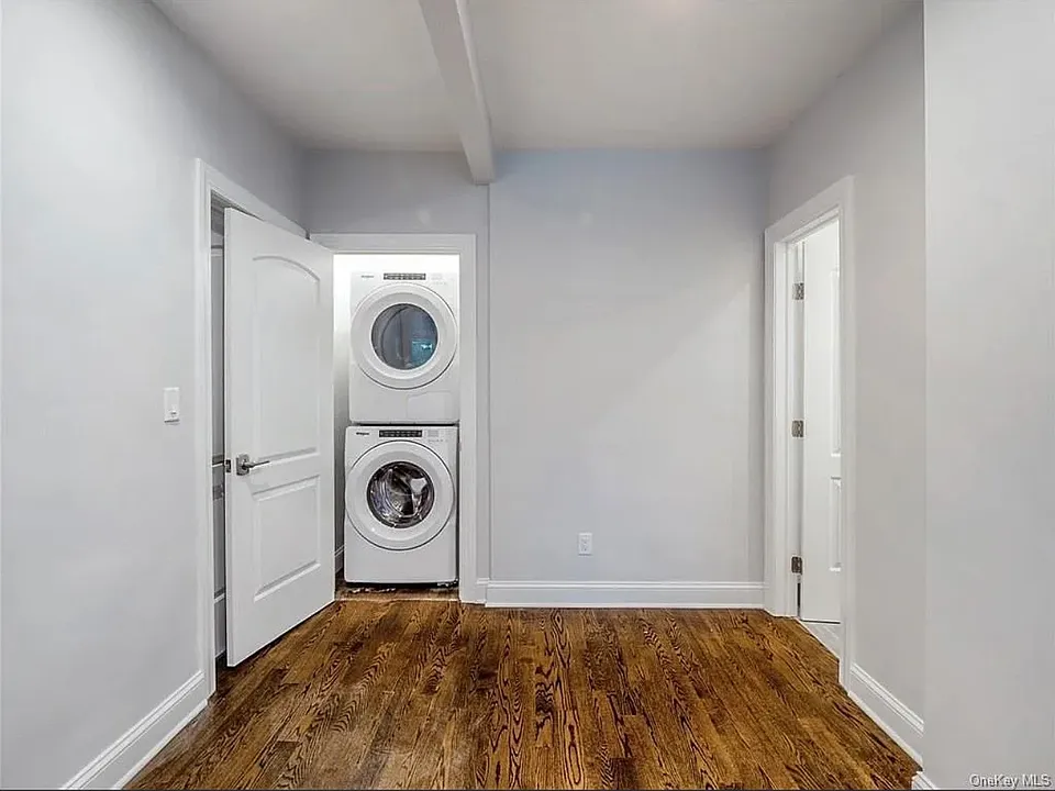 200 West St #1