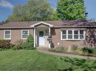 19 Lenora Dr, Hamburg, NY 14075