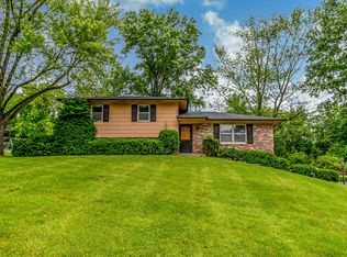 7603 W Crestwood Ct, Columbia, MO 65202