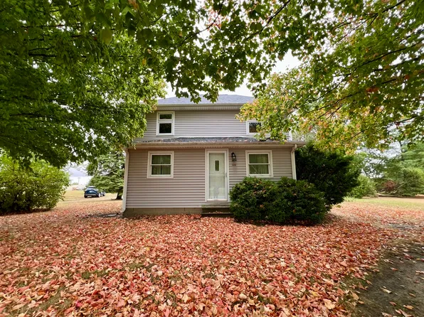 320 N Main St, Gifford, IL 61847