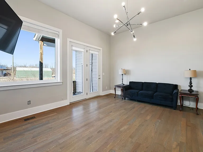523B Weakley Ave — Photo 29