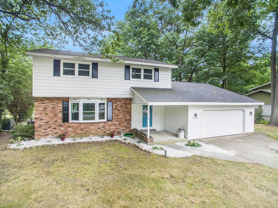 1st image of 745 W Fennwood Cir