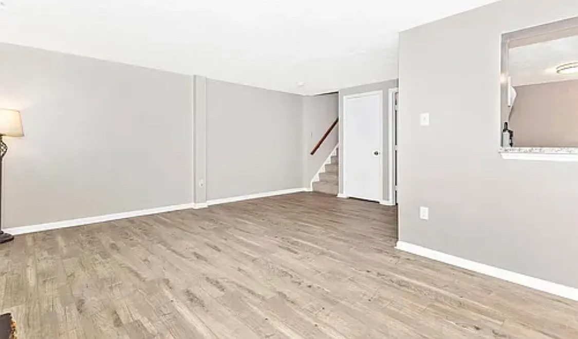 3 bed, 2.5 bath, 1523 sqft, $995 — Photo 3