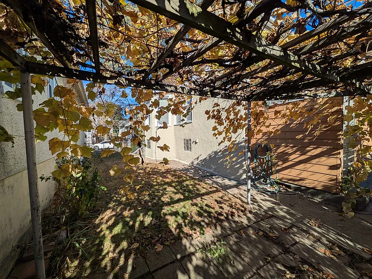 1516 Lee St — Photo 49