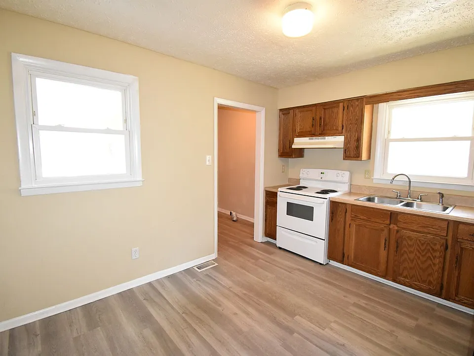 3200 Teakwood Ct