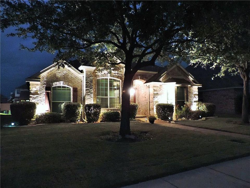 1st image of 9300 Regal Oaks Dr