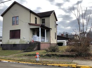 204 Railroad St, Stockdale, PA