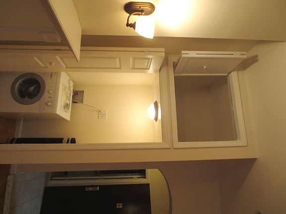5th image of 28 W 47th St APT 3F