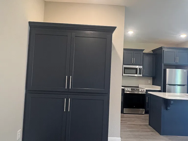 705 Krebs Ave #F — Photo 6