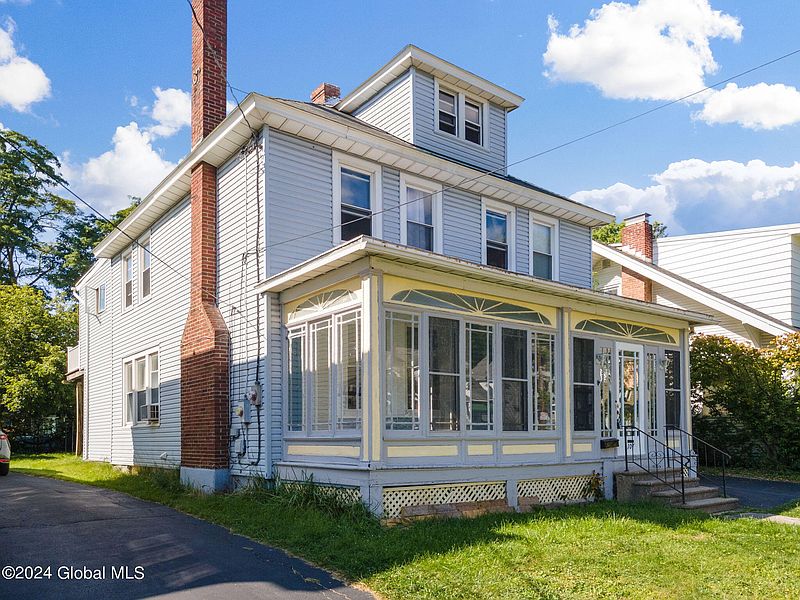 3rd image of 107 Hollywood Avenue