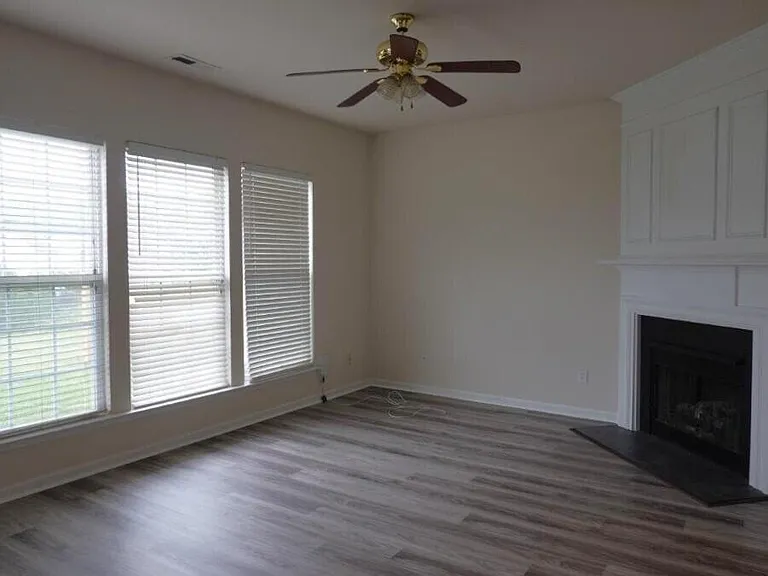 205 Whitney Oaks Ln — Photo 8