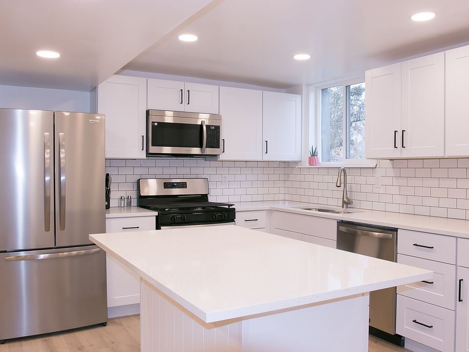Downstairs kitchen