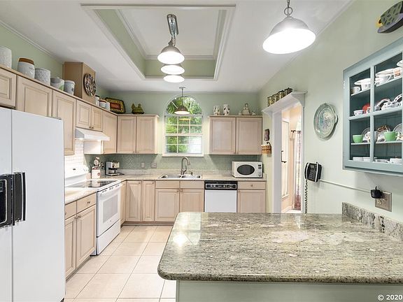 4th image of 5619 NW 69th Ln