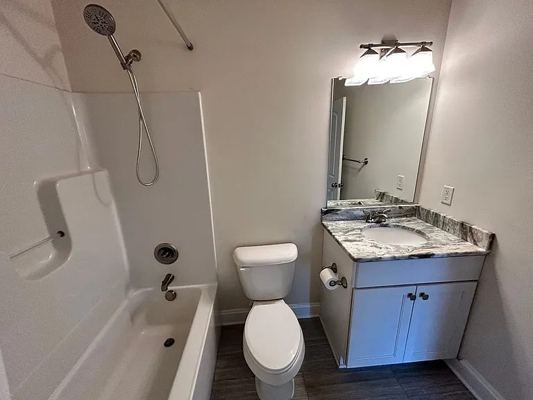 4901 Warwick Rd E — Photo 22