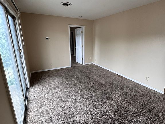 2nd image of 2715 Mount Vernon Ave