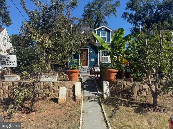 5438 Spring Rd, Bladensburg, MD 20710