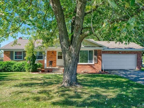 5416 Torrey Rd, Flint, MI 48507