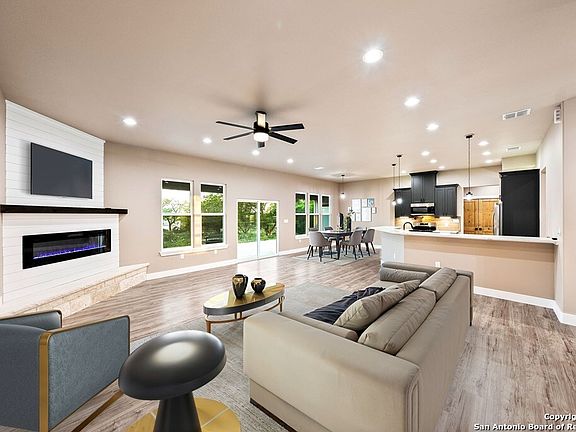 3rd image of 502 Sumack Dr W