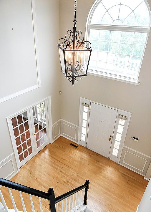 2nd image of 60 Grovefield Ln