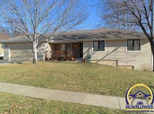 2734 SW Gainsboro Rd, Topeka, KS 66614