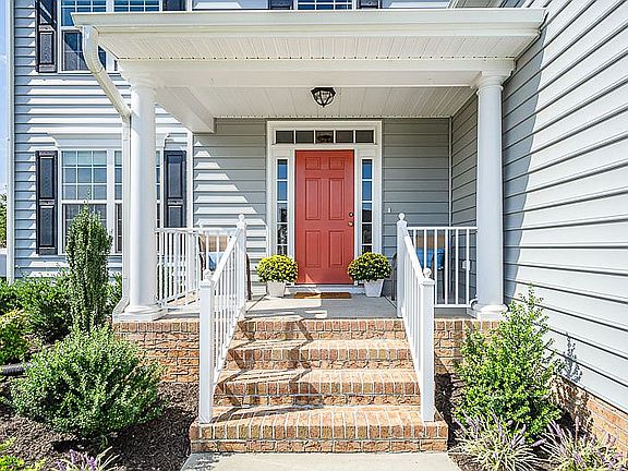 3rd image of 6353 Broad Sky Cir