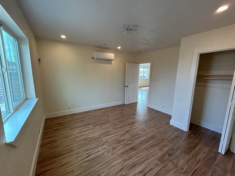236 Vernon Ave #2 — Photo 12