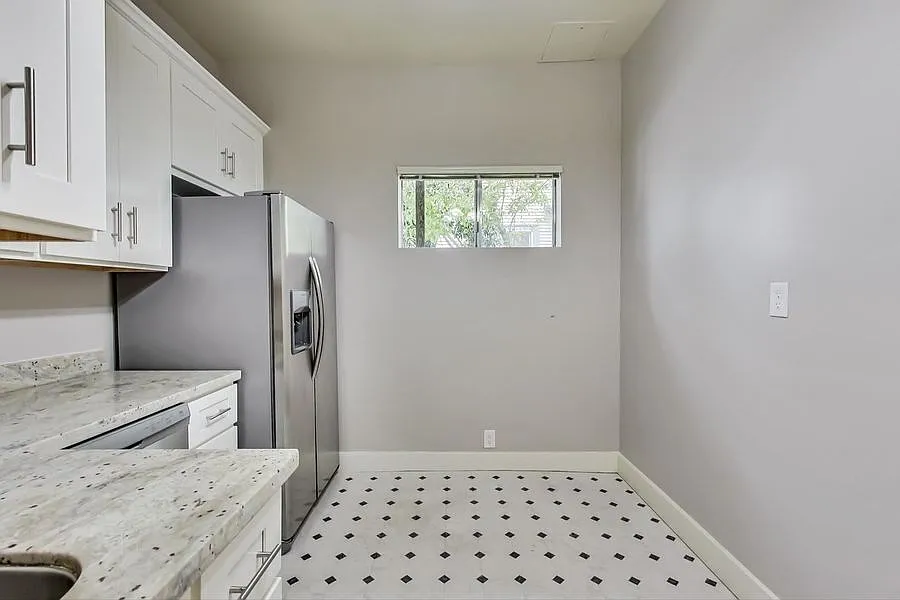 2 Bedroom + Bonus Room/Office in Downtown Palo Alto! — Photo 3
