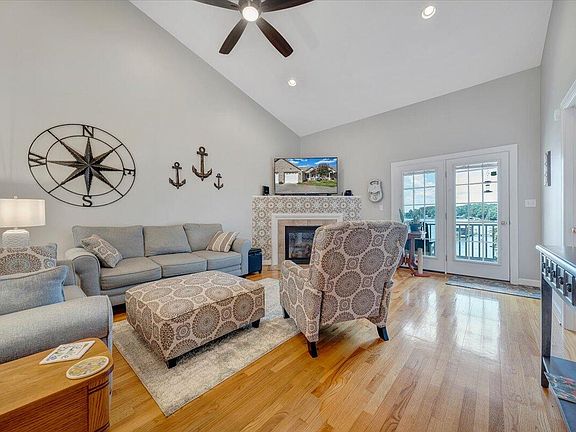 5th image of 415 Heather Ln