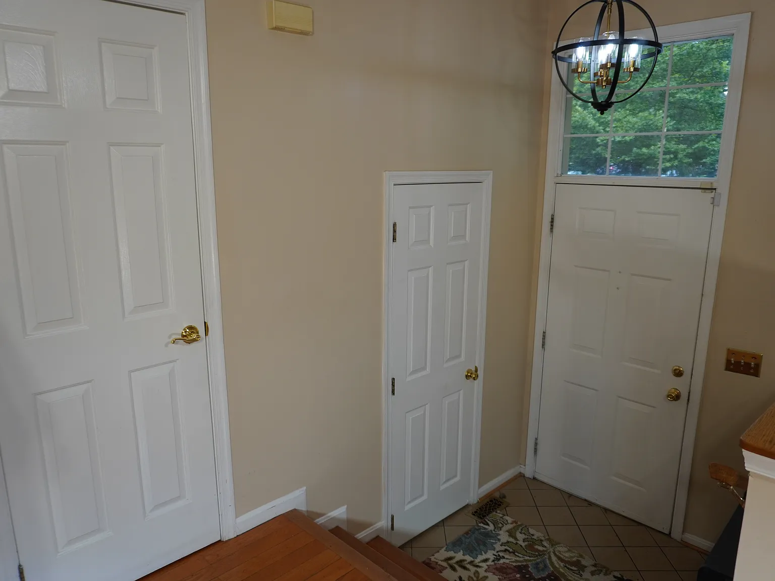 4 bed, 3.5 bath, 2668 sqft, $3,000 — Photo 2