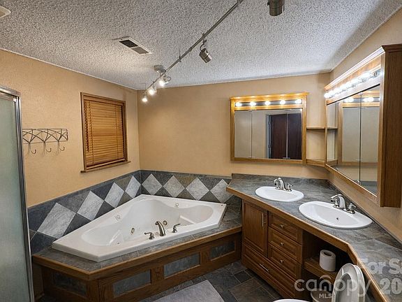 5th image of 2112 New Prospect Church Rd