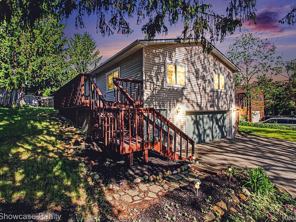 1st image of 2331 Lakeside Dr