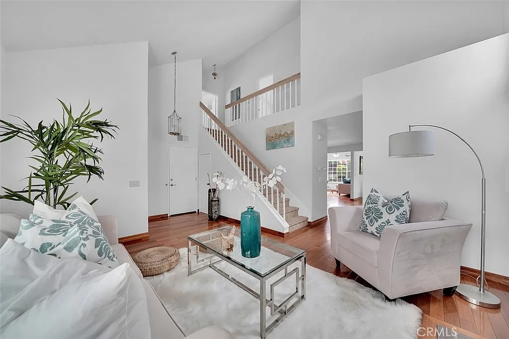 3 bed, 2.5 bath, 1848 sqft, $4,300 — Photo 4