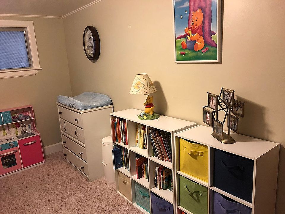 2nd bedroom