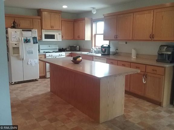 3rd image of 4424 377th St