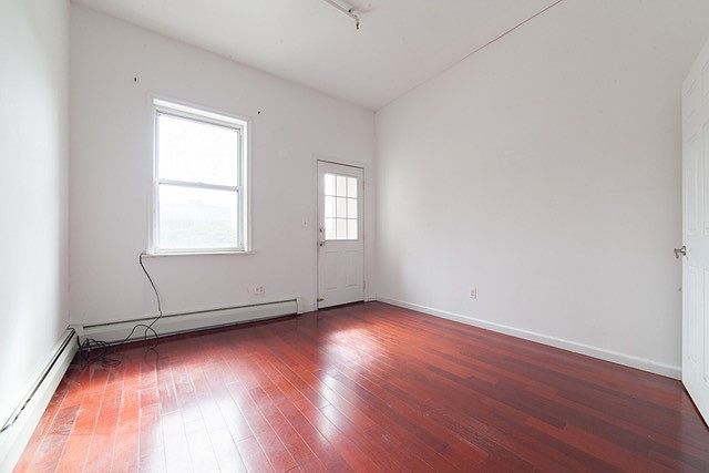 1st image of 217 Montrose Ave APT 2