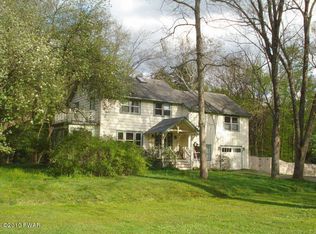 123 Moon Valley Rd, Milford, PA 18337