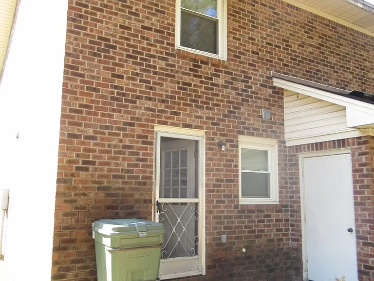 882 Jessamine Trl — Photo 23