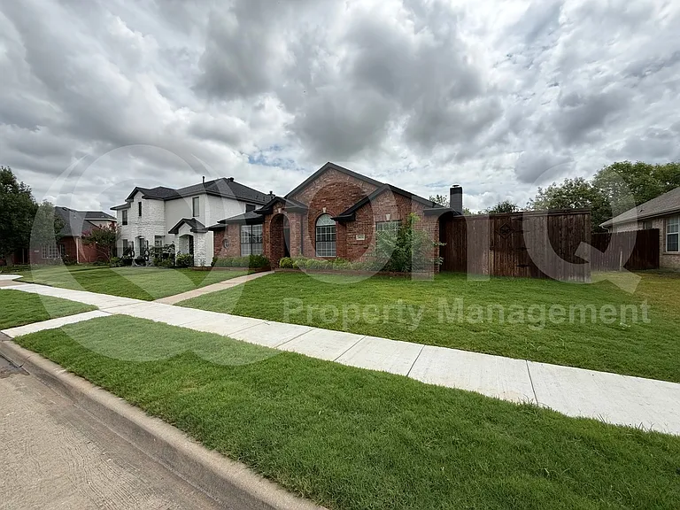 6624 Morningdale Ln — Photo 8