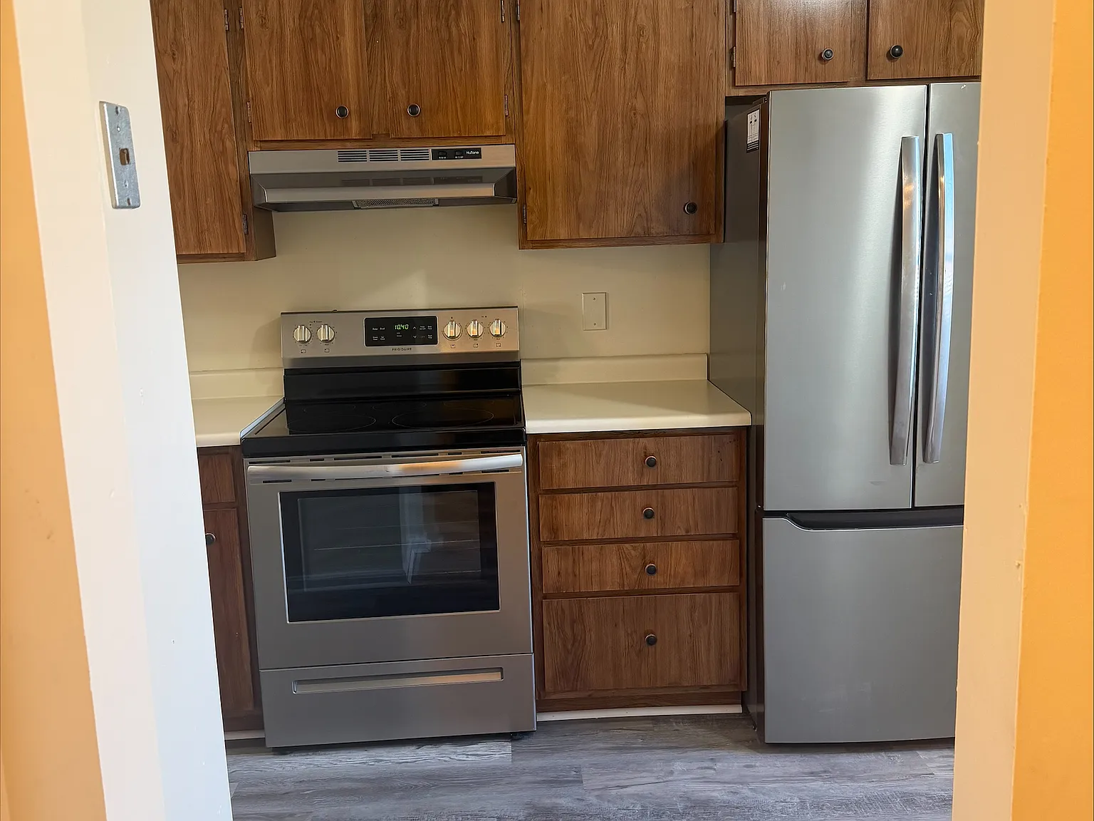 2 bed, 1.5 bath, 1300 sqft, $1,595 — Photo 4