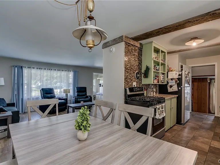 325 Paddock St — Photo 24
