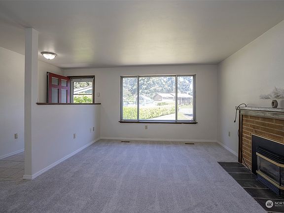3rd image of 9920 114th Street SW