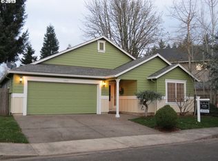 2861 Walnut Ct, Hubbard, OR 97032