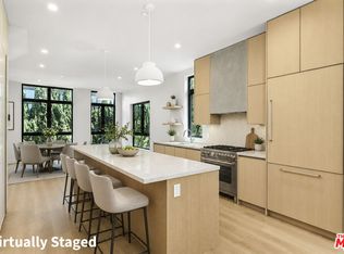 428 Arnaz Dr, Los Angeles, CA 90048