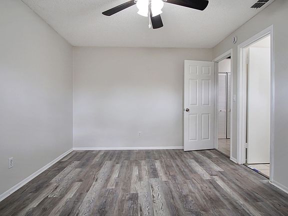 5th image of 2287 NW Avenue G Unit B