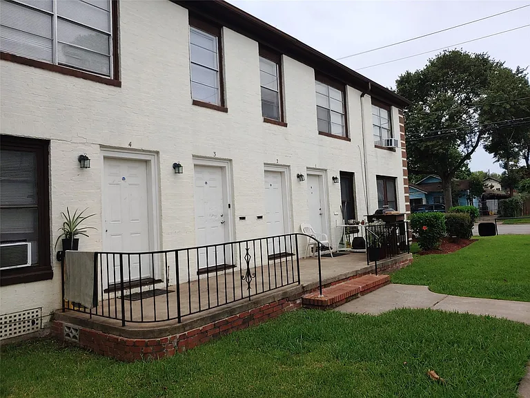 7301 Capitol St #4 — Photo 3