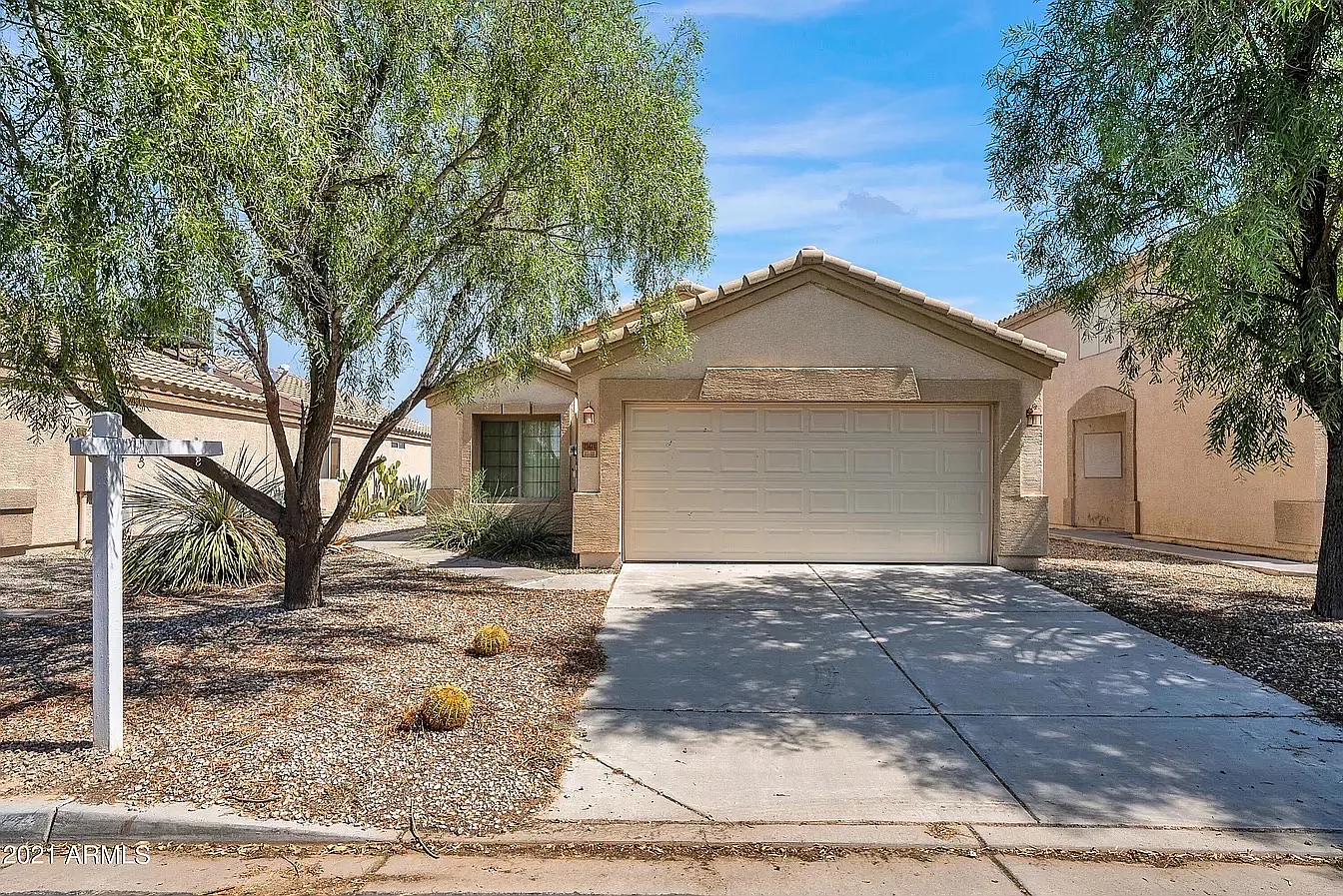 3 bed, 1281 sqft, $2,100 — Photo 1