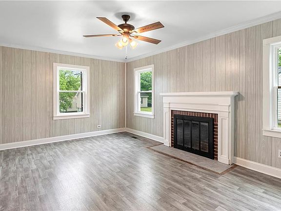 3rd image of 114 Bitting Ave