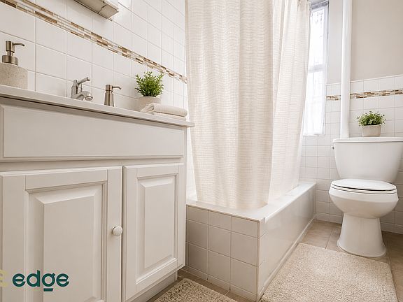 5th image of 188 S 3rd St APT 6